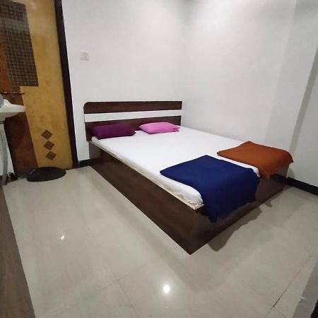 Sai Ganesh Guest House Shirdi Exterior photo