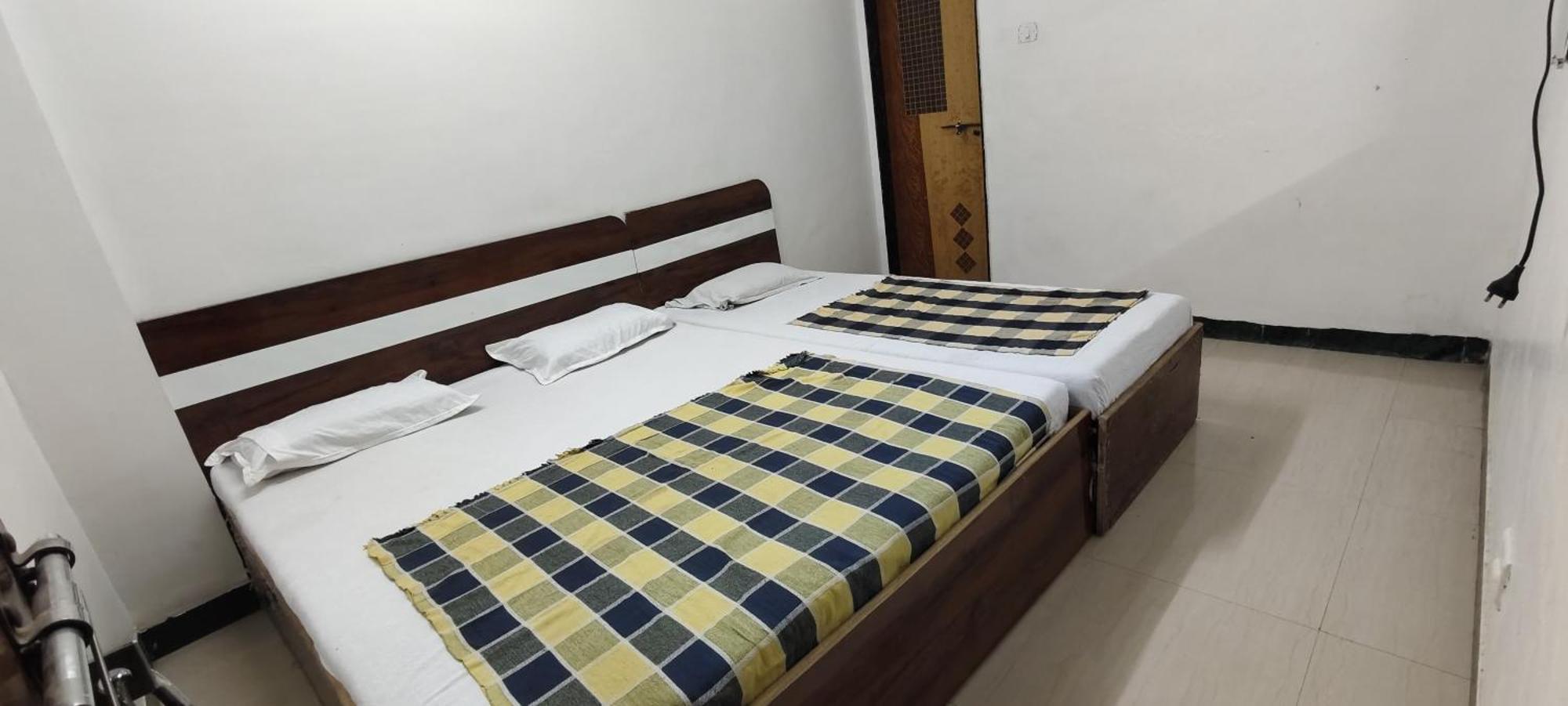 Sai Ganesh Guest House Shirdi Room photo